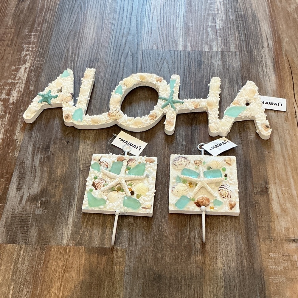 Coastal Aloha Wall Decor Set with Seashells